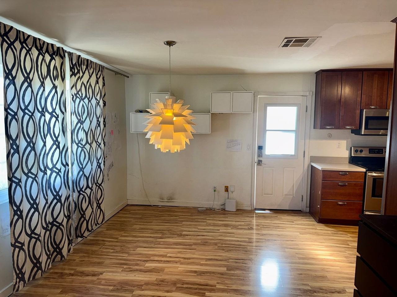 4766 32nd St - Photo 6 of 11