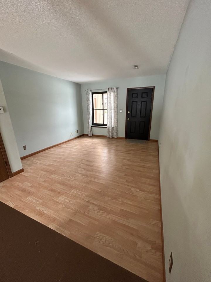 2801 W Broadway - Photo 3 of 12