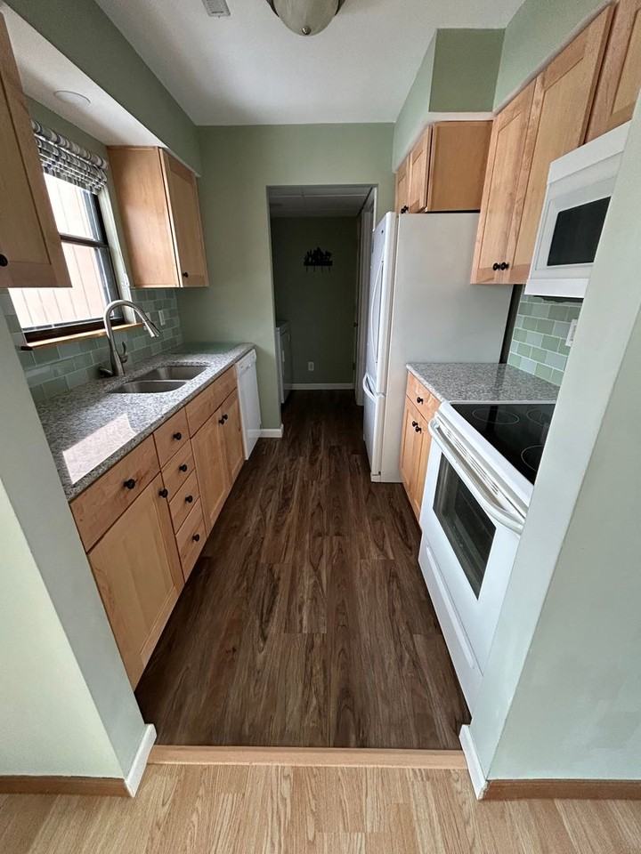 2801 W Broadway - Photo 5 of 12