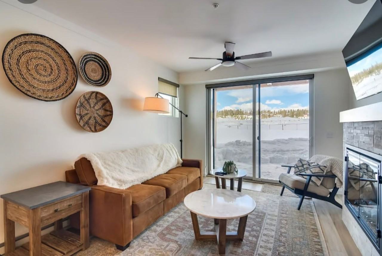 321 W Meadow Mile - Photo 2 of 25