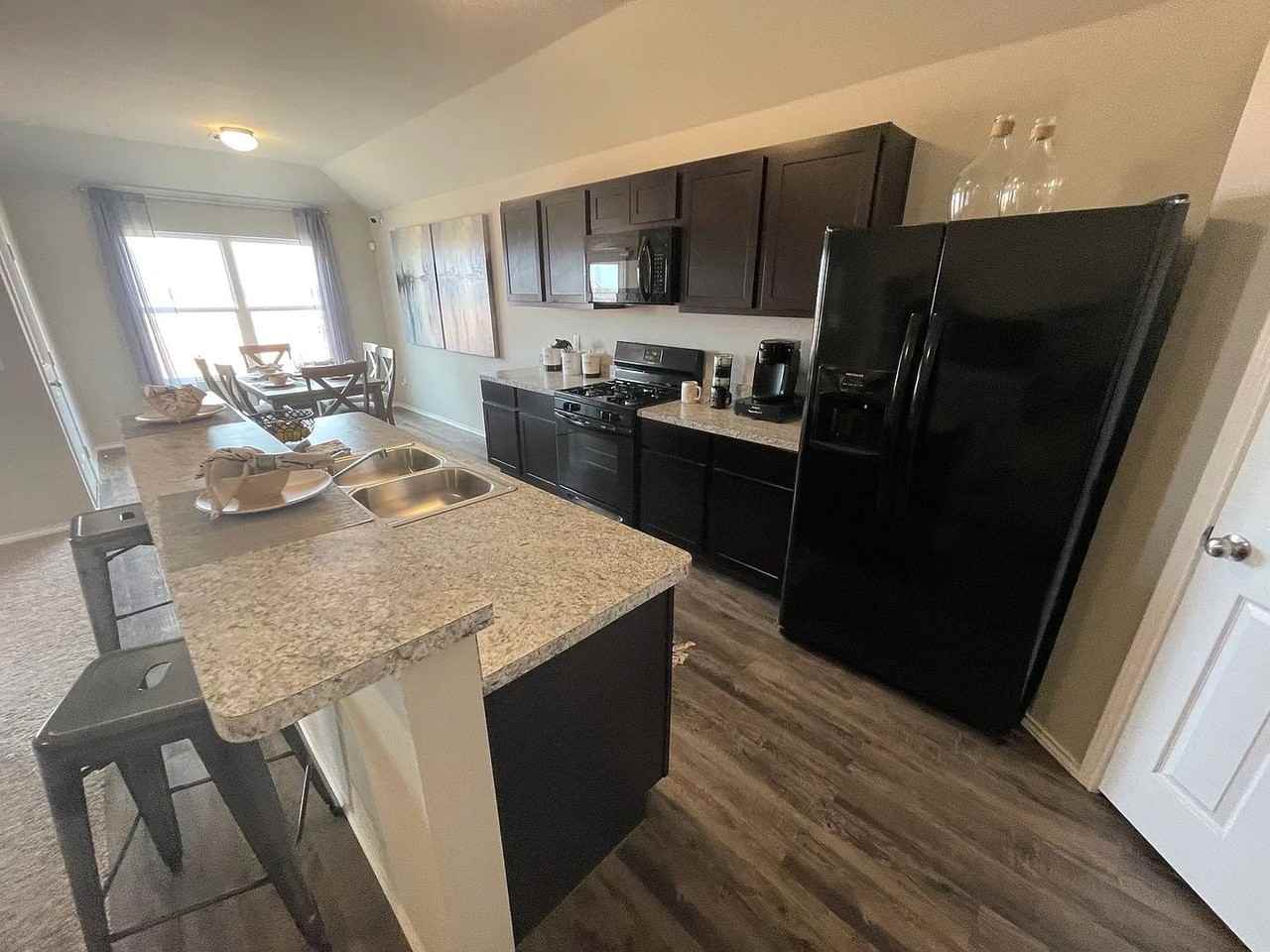 16244 S 87th East Pl - Photo 2 of 18