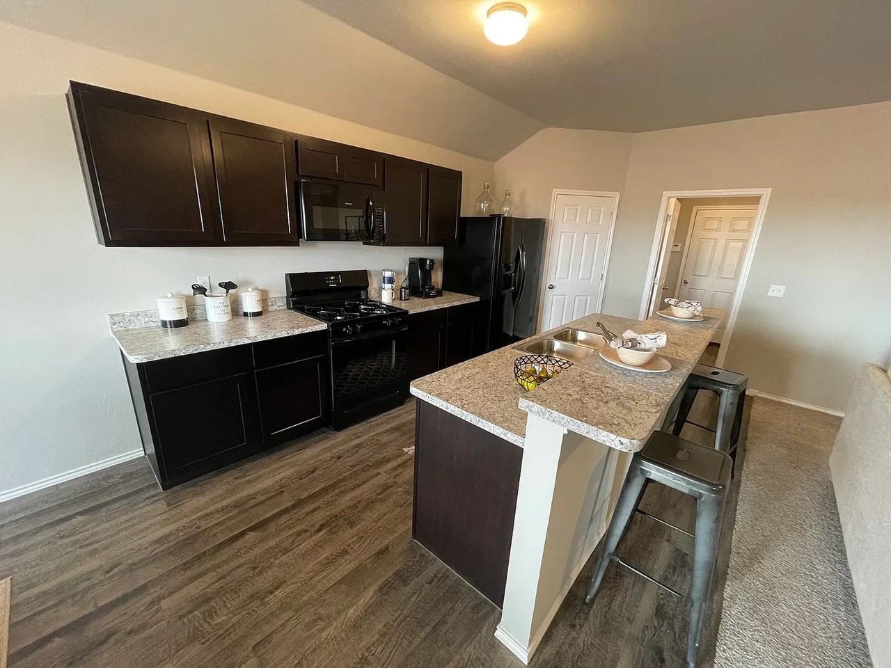 16244 S 87th East Pl - Photo 3 of 18