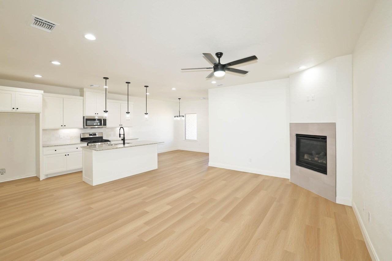 10424 10424 Tierra Santa #A - Photo 3 of 41