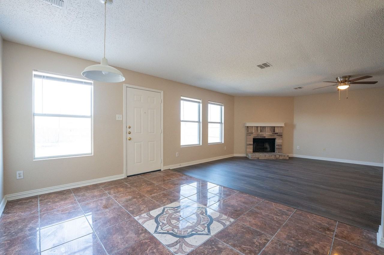 1265 Highview Dr - Photo 2 of 19
