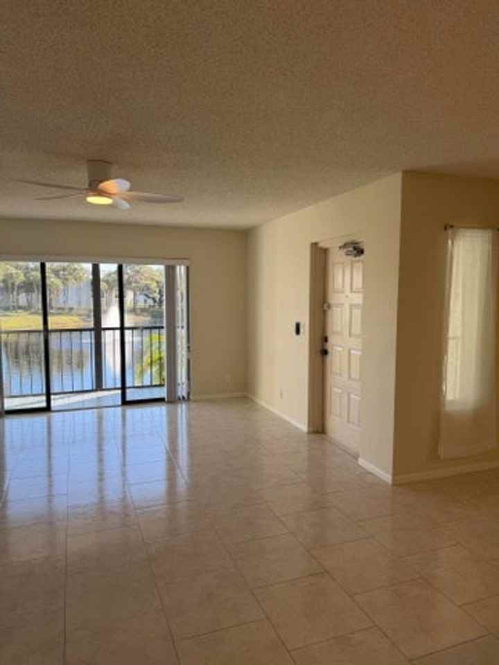 1012 1012 Green Pine Bvld B2 - Photo 5 of 14