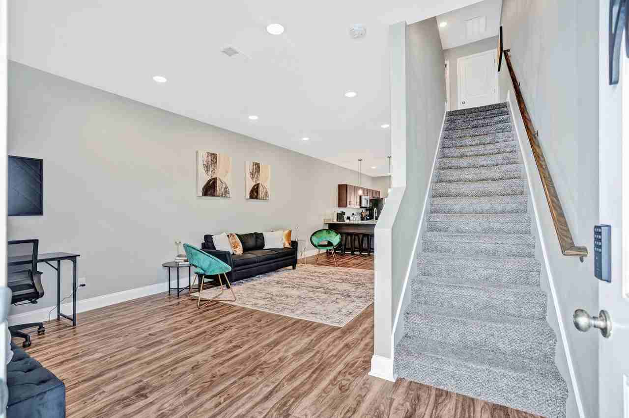 541 New South Dr - Photo 4 of 41