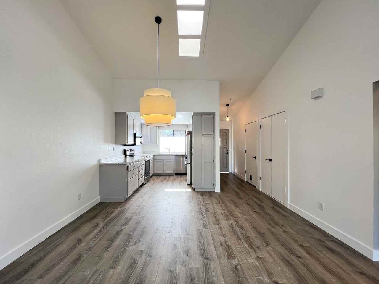 880 Professional Dr - Photo 6 of 22