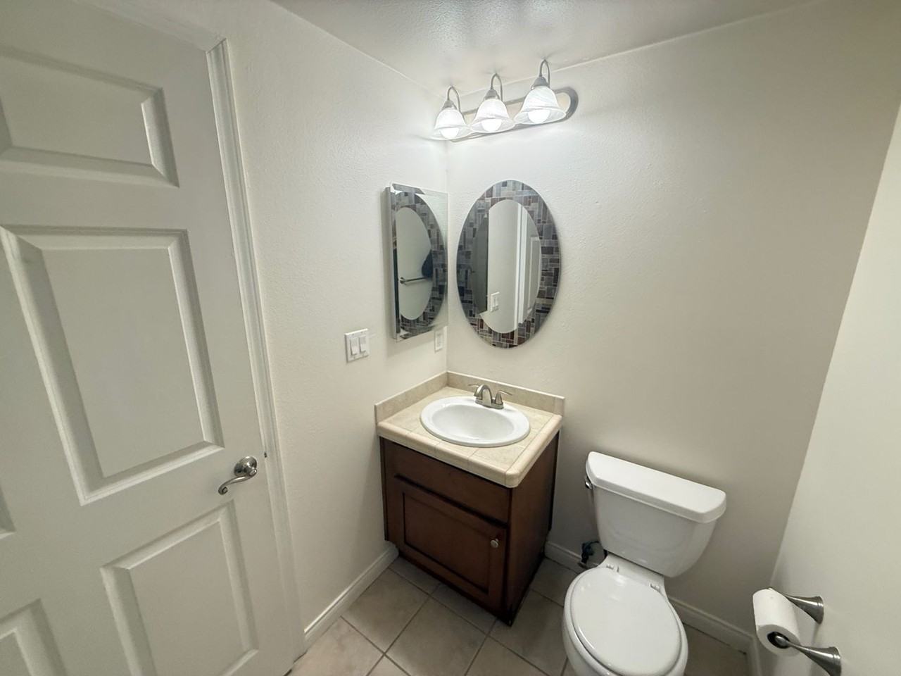 4609 Kester Ave - Photo 6 of 18