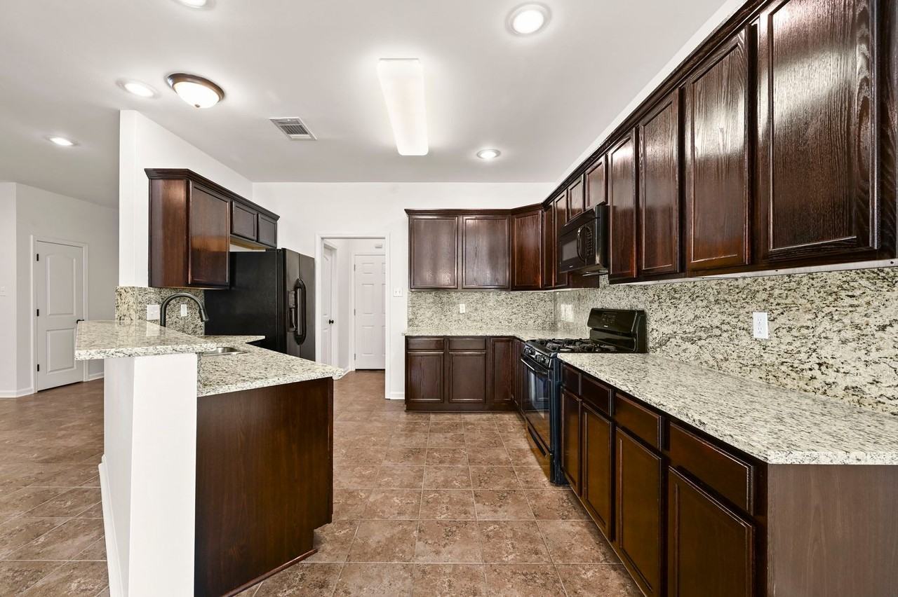 42351 Cedarstone Ave - Photo 3 of 20