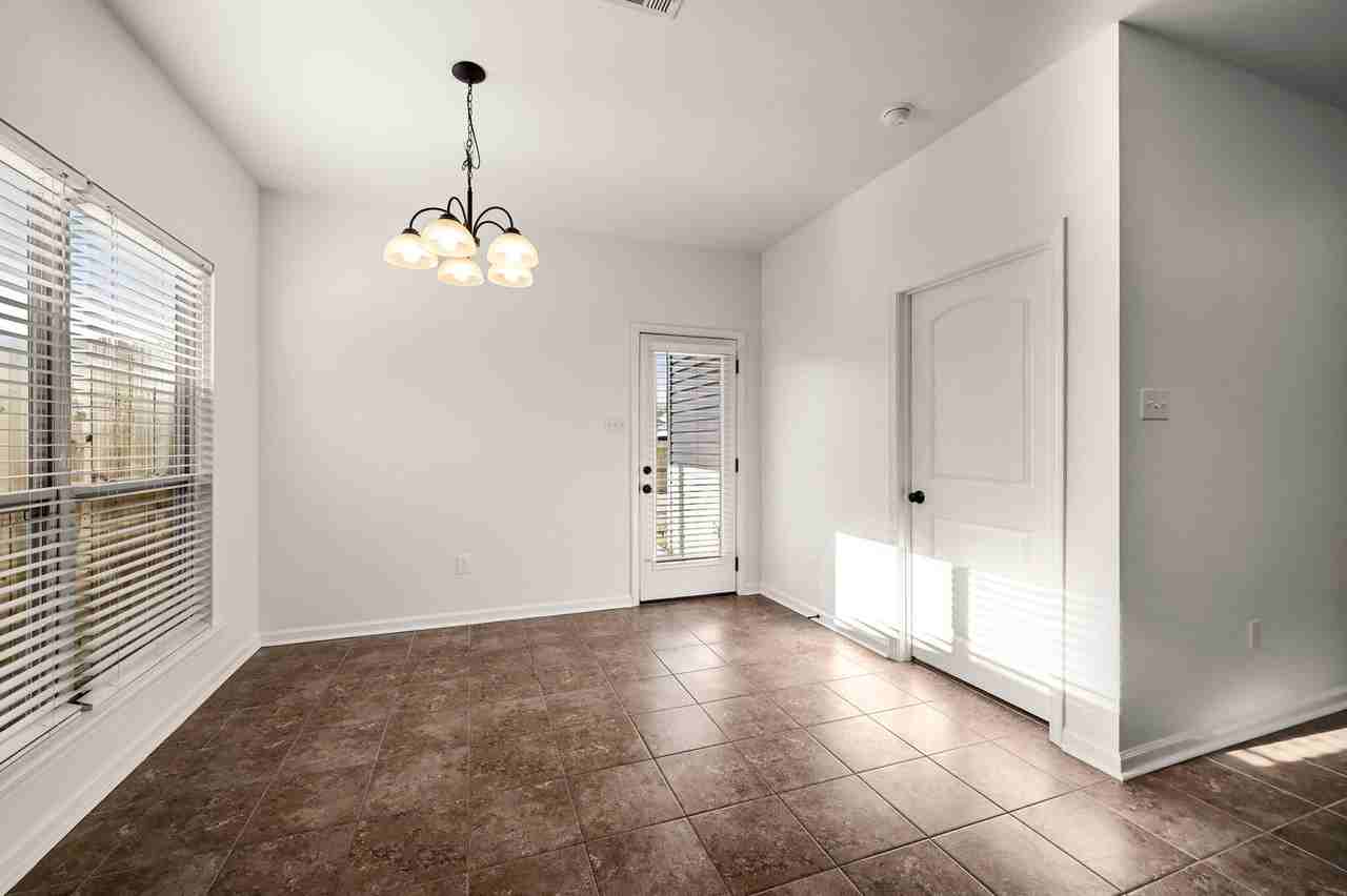 42351 Cedarstone Ave - Photo 7 of 20