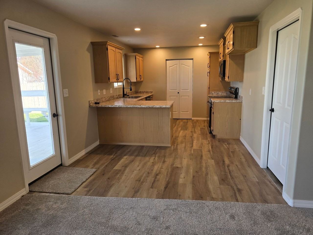 109 Coronado Ave - Photo 5 of 18