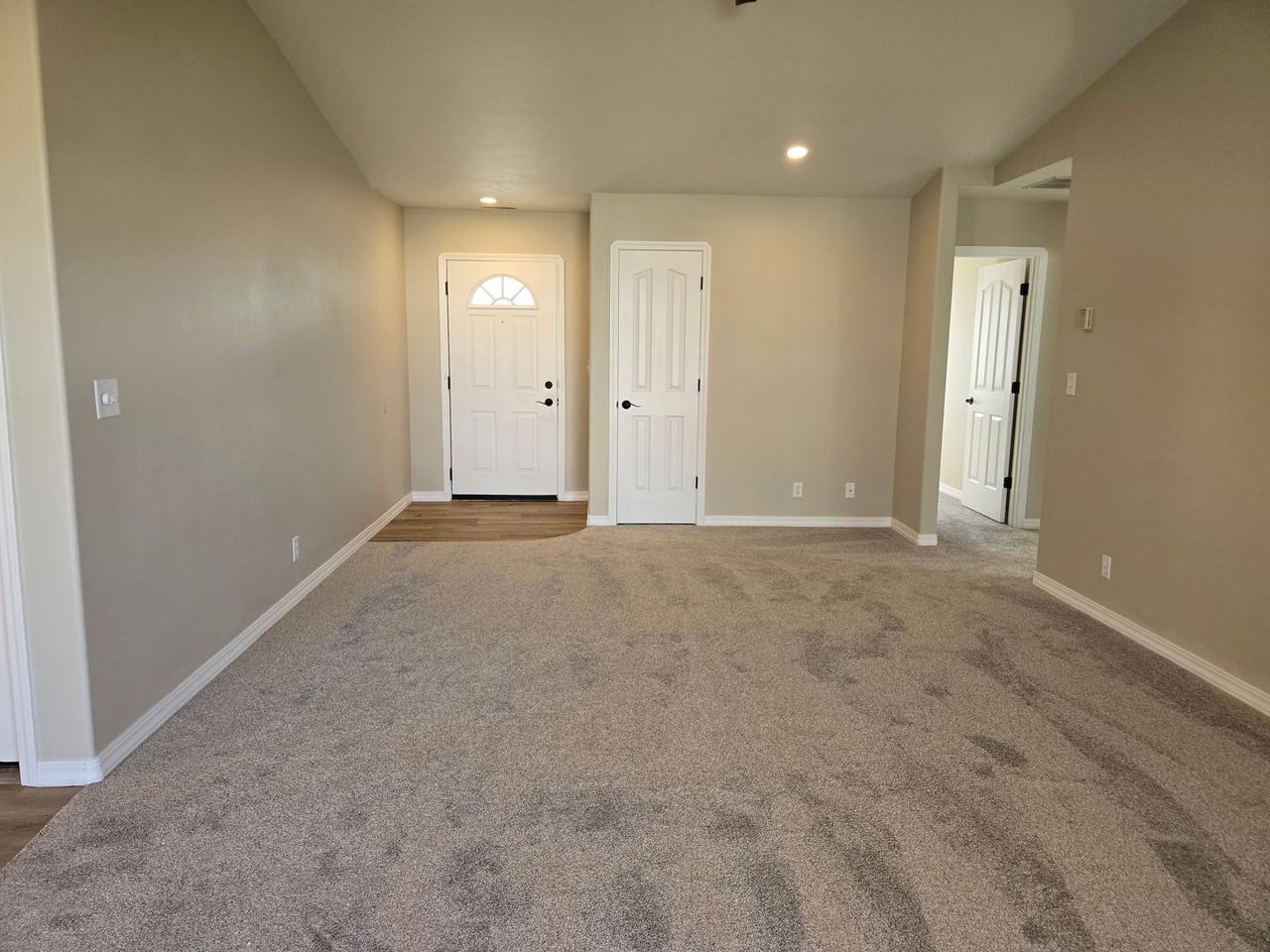 109 Coronado Ave - Photo 6 of 18