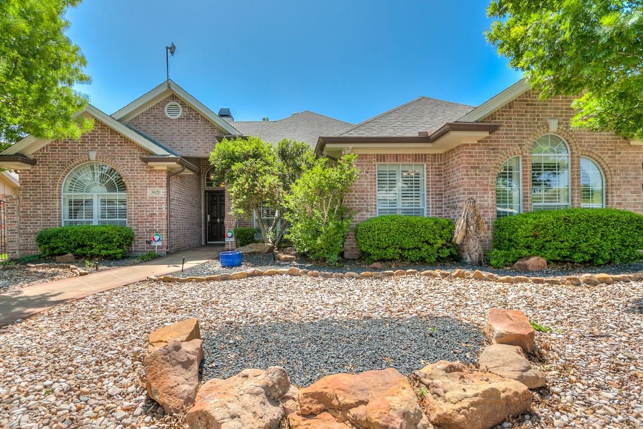 3021 Champion Cir - Photo 3 of 30