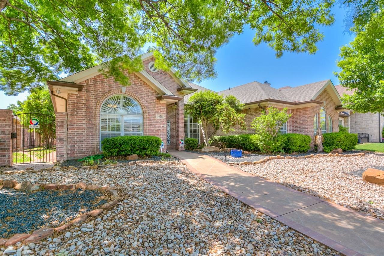 3021 Champion Cir - Photo 4 of 30