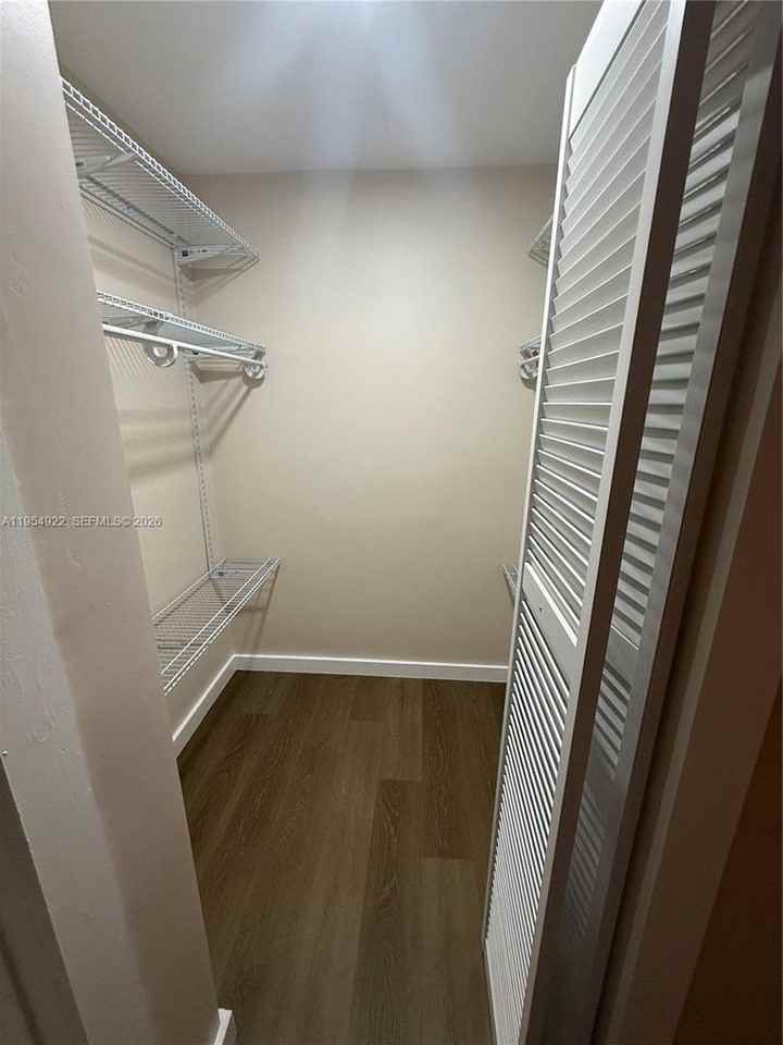 3978 Nokomis Ave - Photo 7 of 12