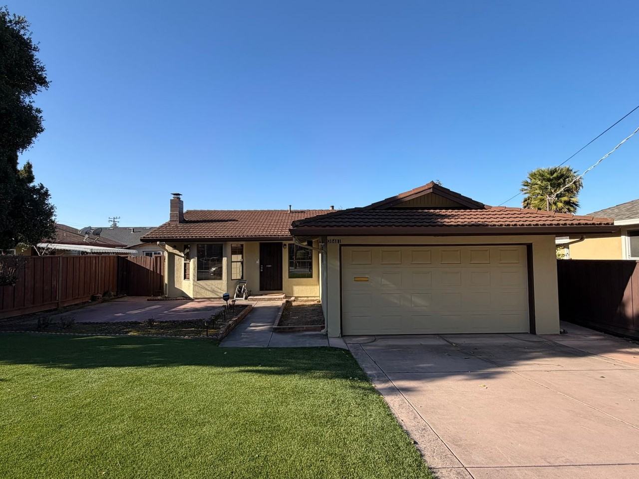 38481 Canyon Heights Dr - Photo 2 of 22