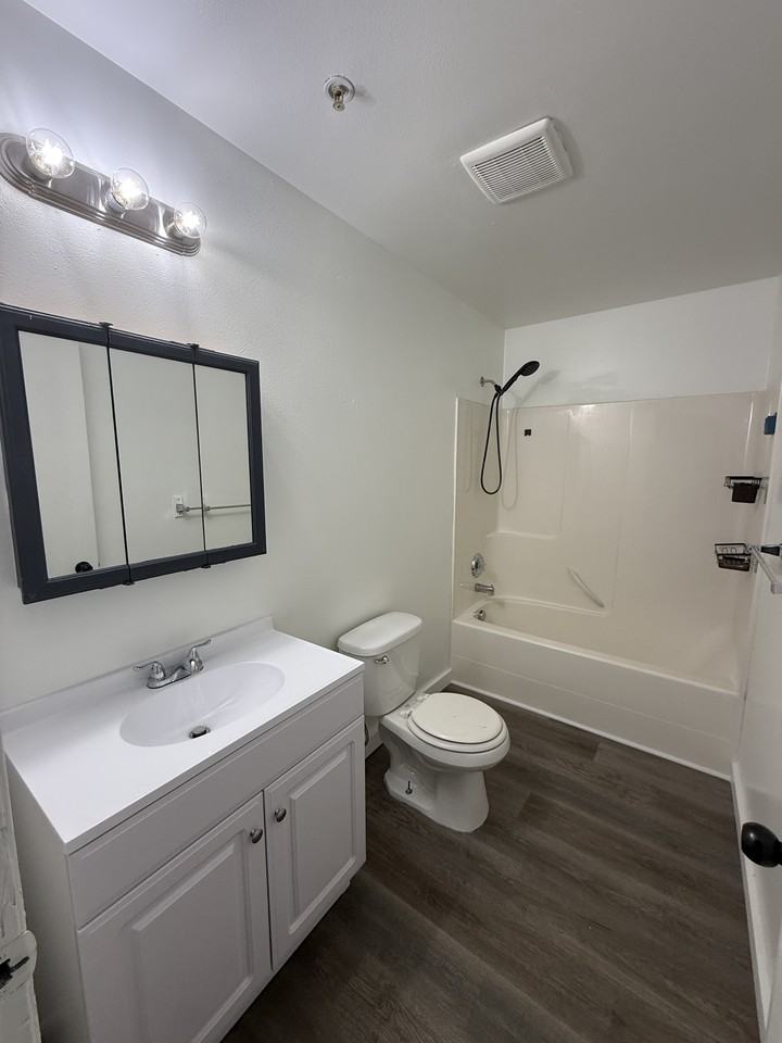 1312 Gregory Ave #2 - Photo 7 of 24