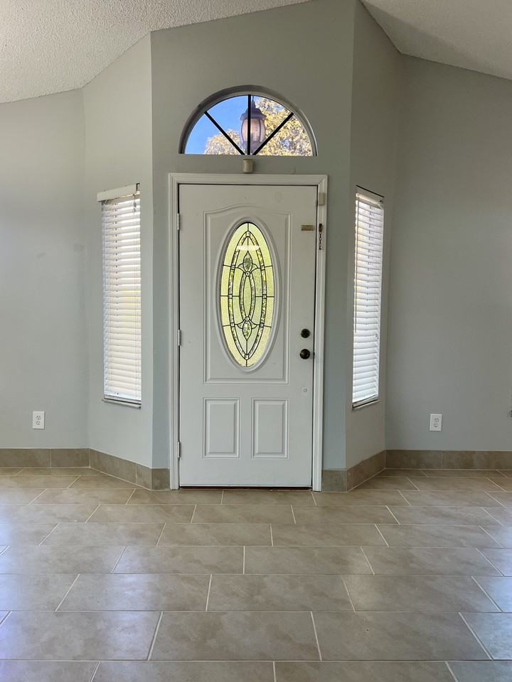 2386 Harbor Town Dr #1 - Photo 2 of 33