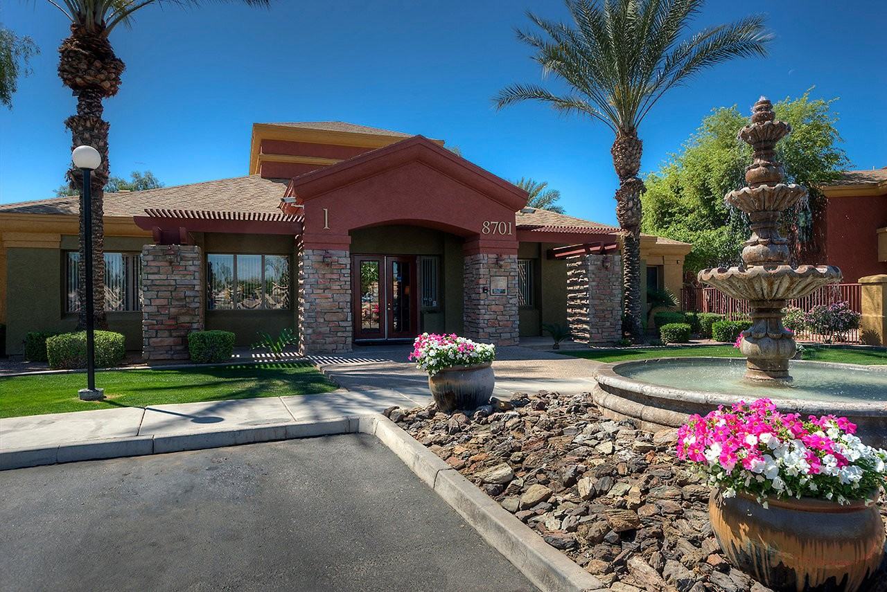 San Lucas Apartments - Photo 4 of 22