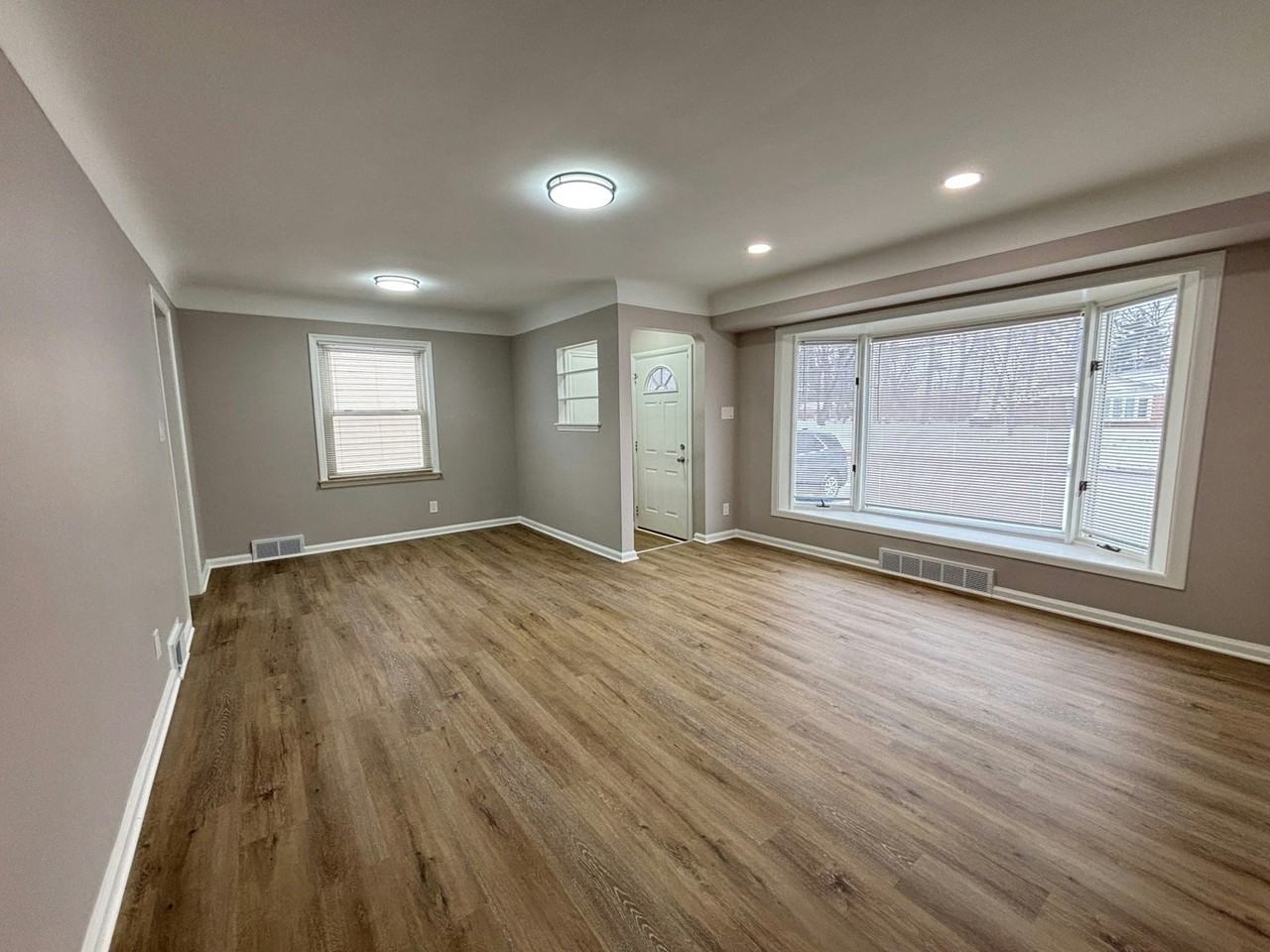 31045 Marquette Street - Photo 3 of 13