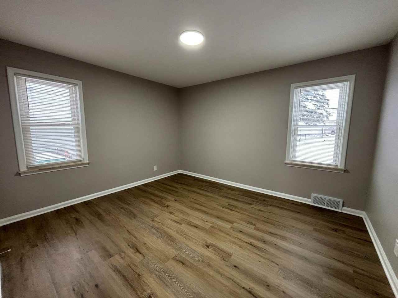 31045 Marquette Street - Photo 6 of 13