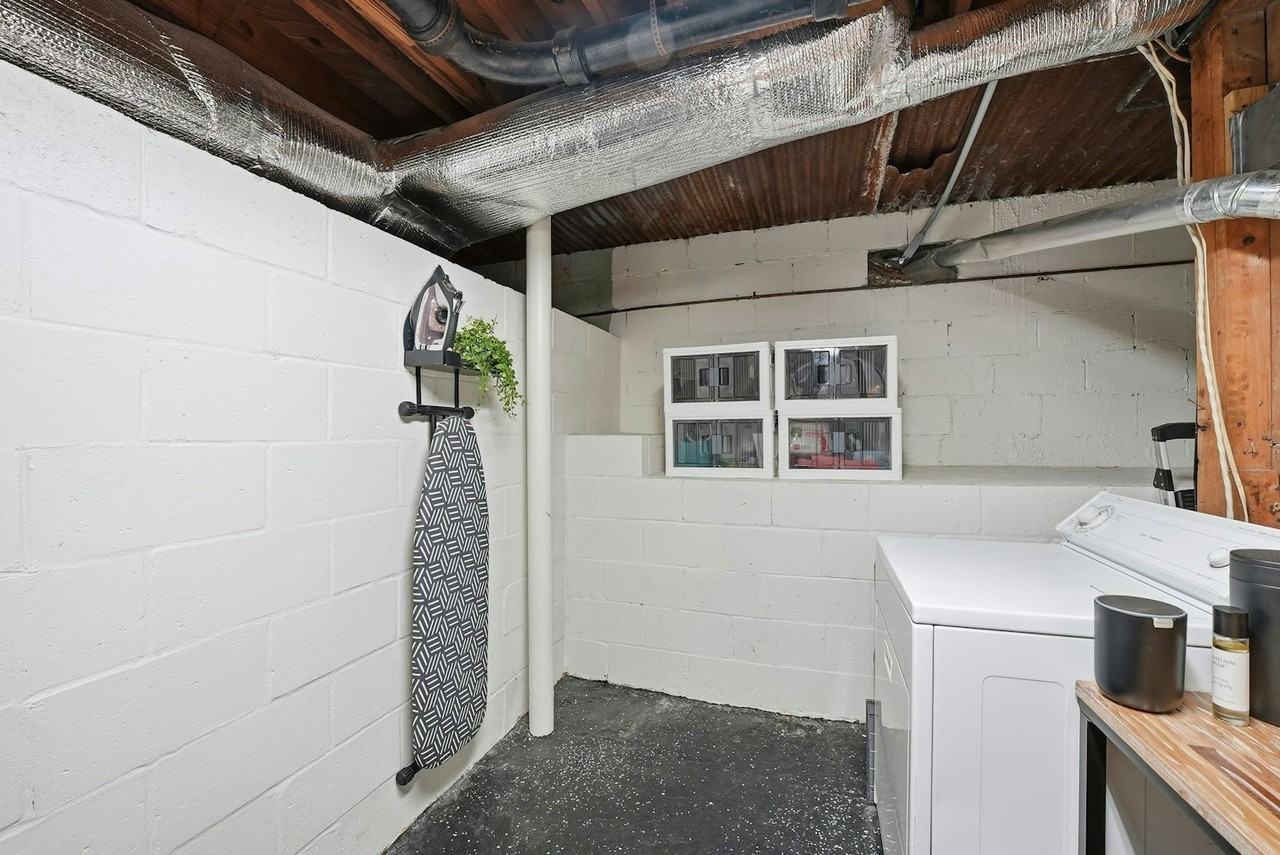 1159 Arlington Parkway Northeast, Unit Bottom - Photo 6 of 8