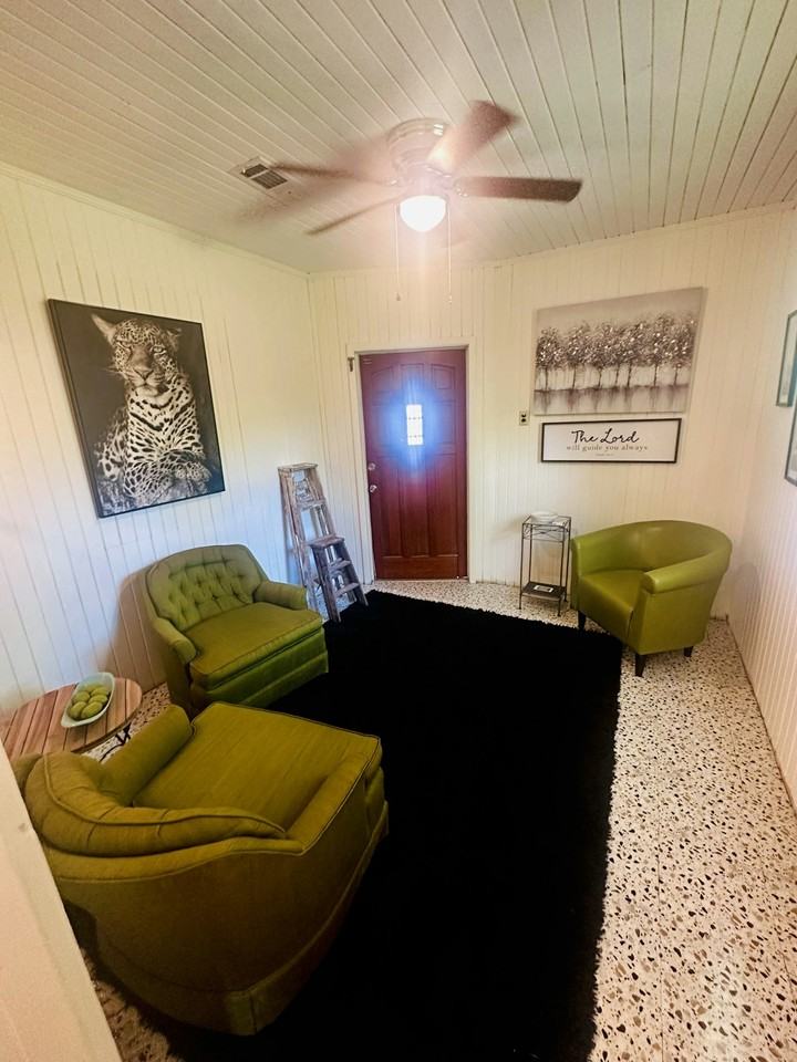 27 Escalona st. - Photo 4 of 19