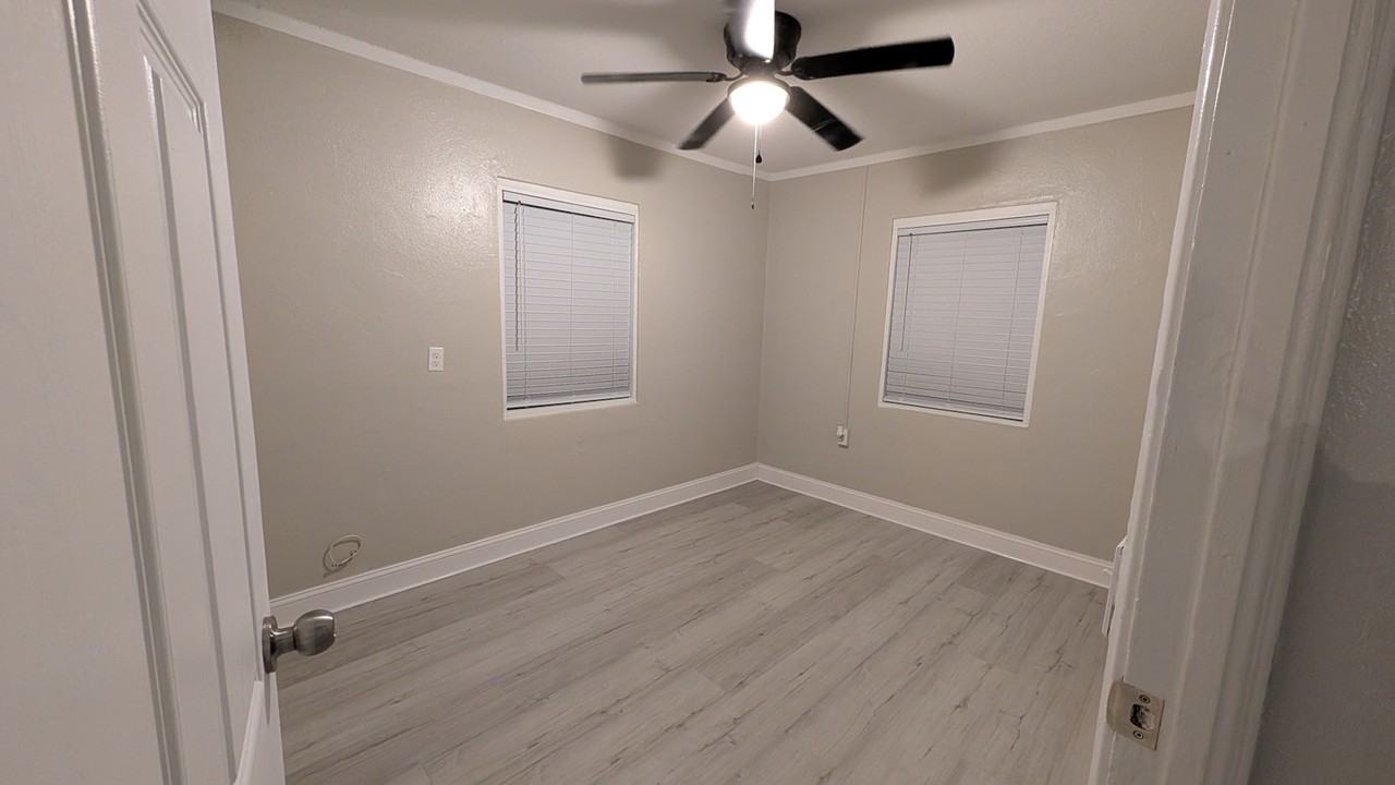 208 Spencer Place, Unit A - Photo 5 of 6