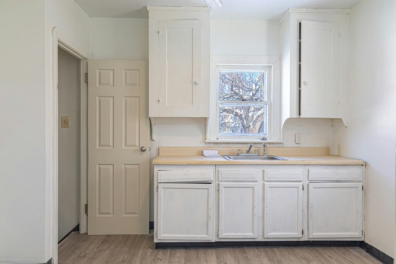 7913 Connecticut Avenue - Photo 4 of 11