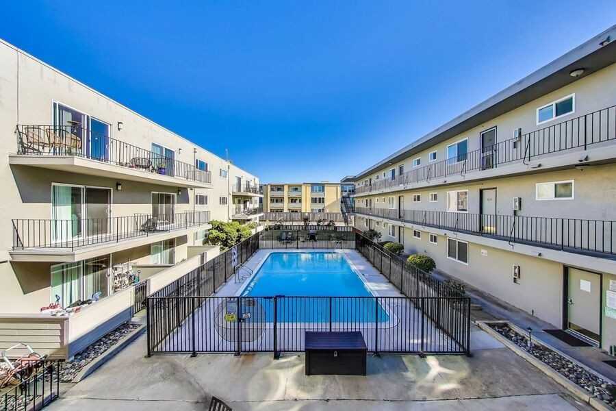 1701 Shoreline Drive - Photo 3 of 6