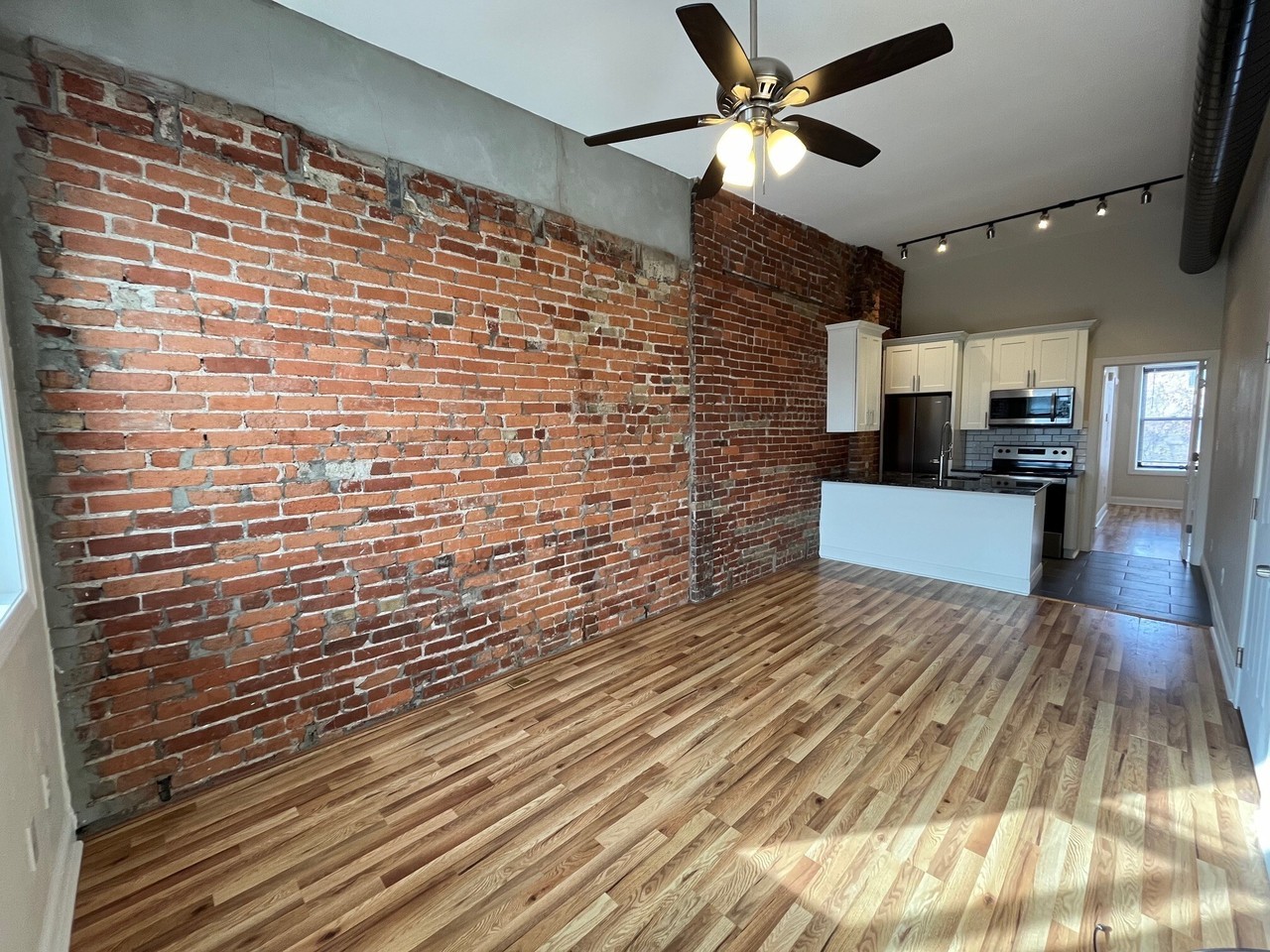 Liberty 4028 - Photo 4 of 20