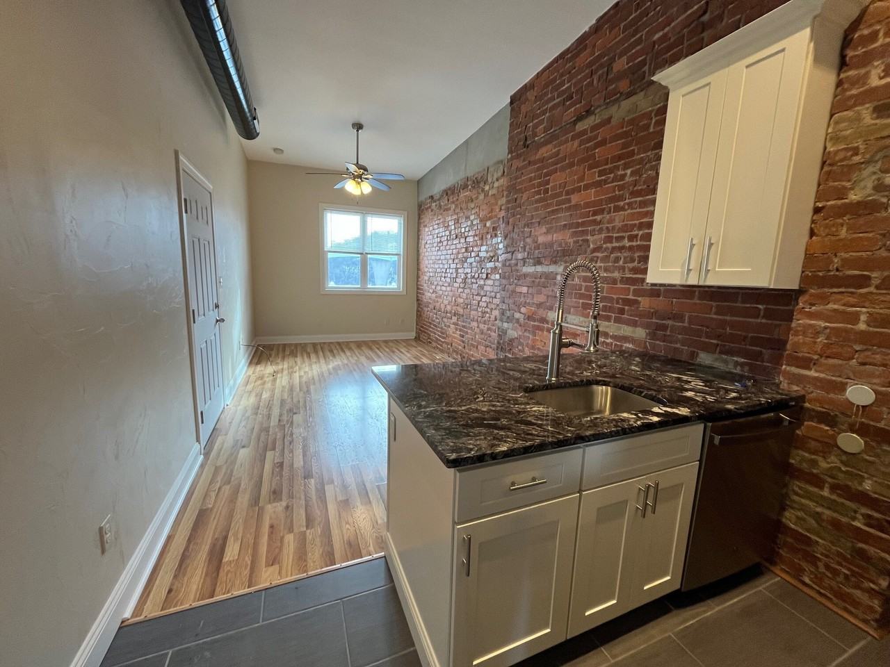 Liberty 4028 - Photo 5 of 20