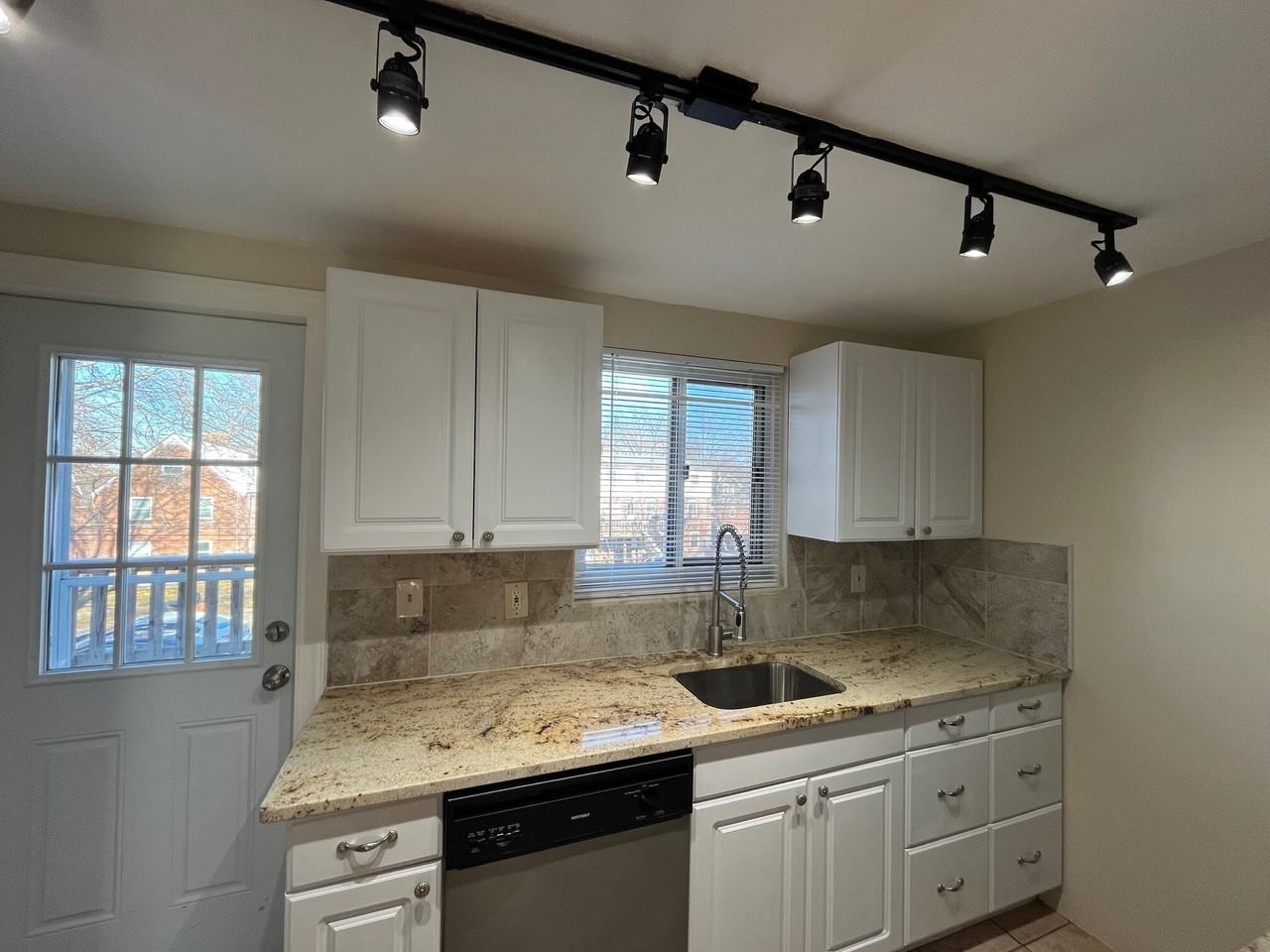 Penn 6825 - Photo 2 of 24