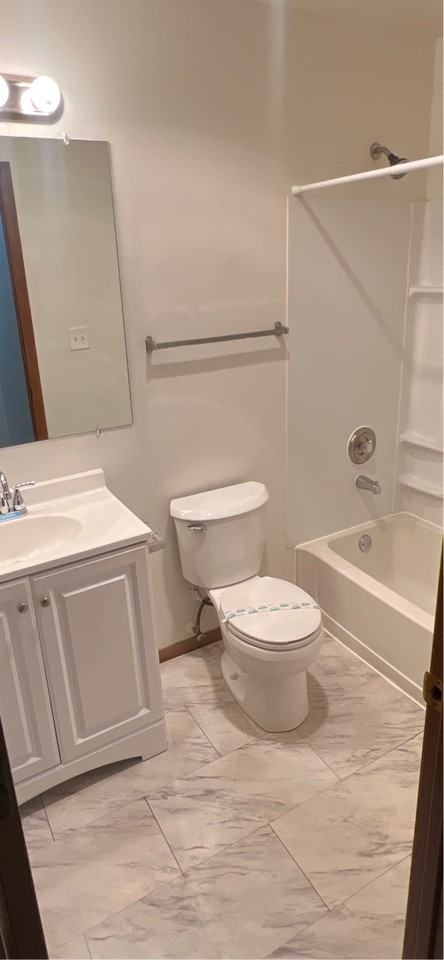 PIONEER MANOR. -750-754 - Photo 5 of 14