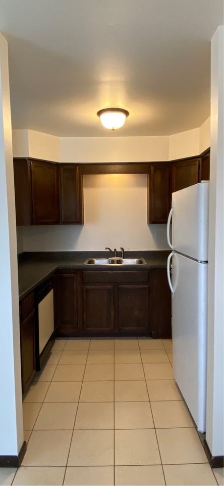 CENTENNIAL 4327 - Photo 3 of 9