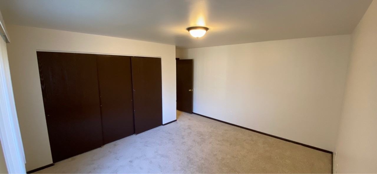 CENTENNIAL 4327 - Photo 6 of 9