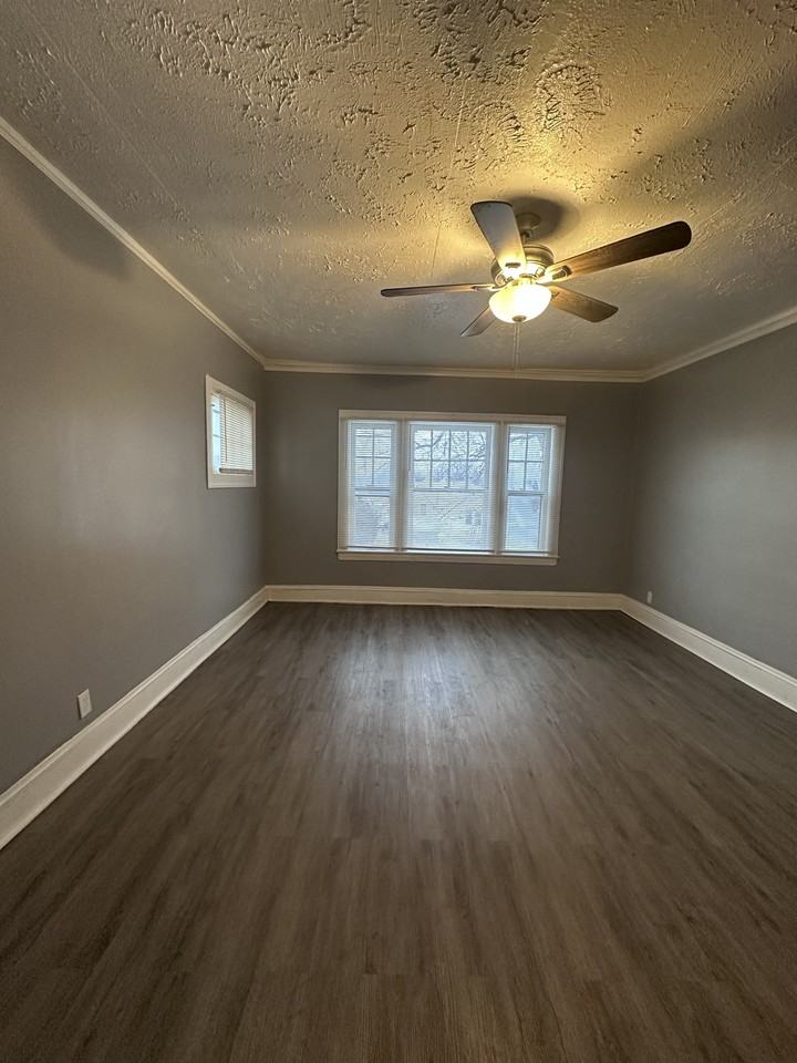 1442 West 101st Street - Photo 7 of 19