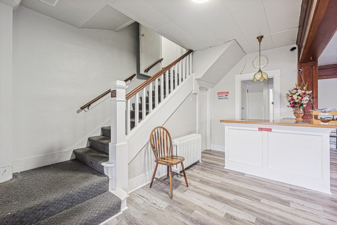 423 2nd Street Northeast - Photo 5 of 50