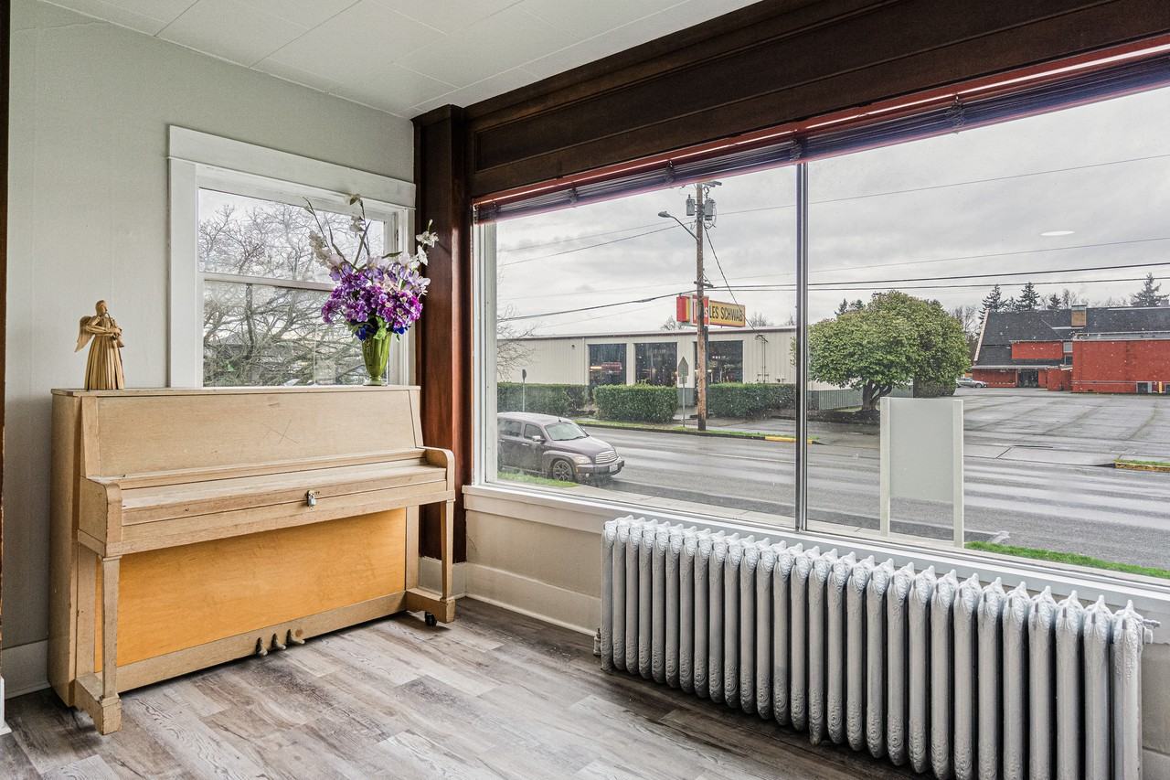 423 2nd Street Northeast - Photo 6 of 50