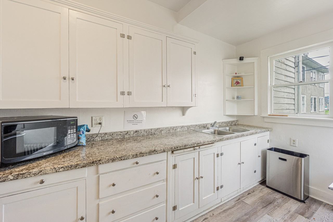 423 2nd Street Northeast - Photo 7 of 50