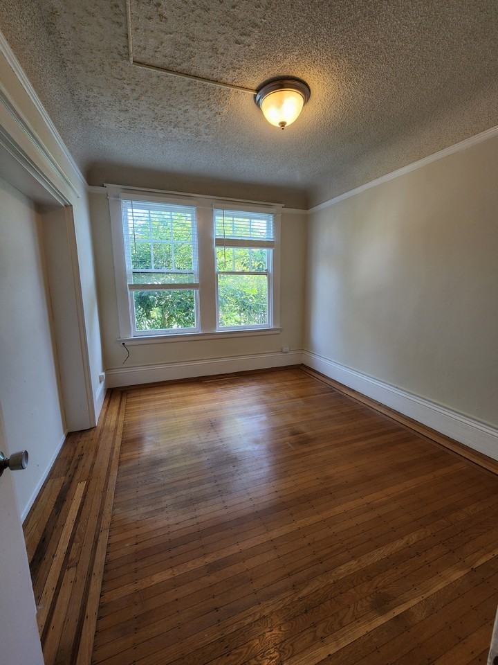 1849 Page - Photo 2 of 10