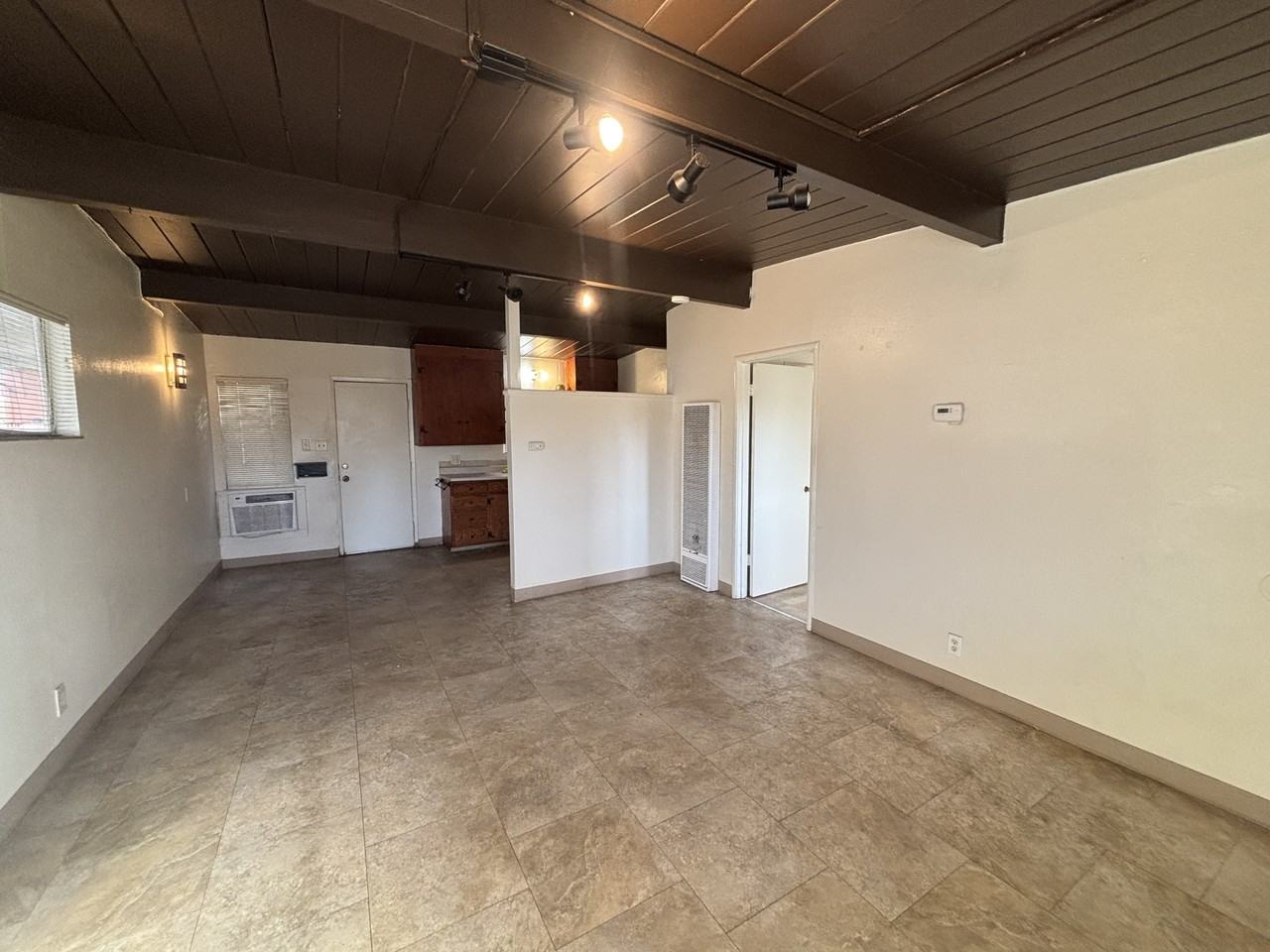 1322 Leonard Avenue 8 - Photo 4 of 7