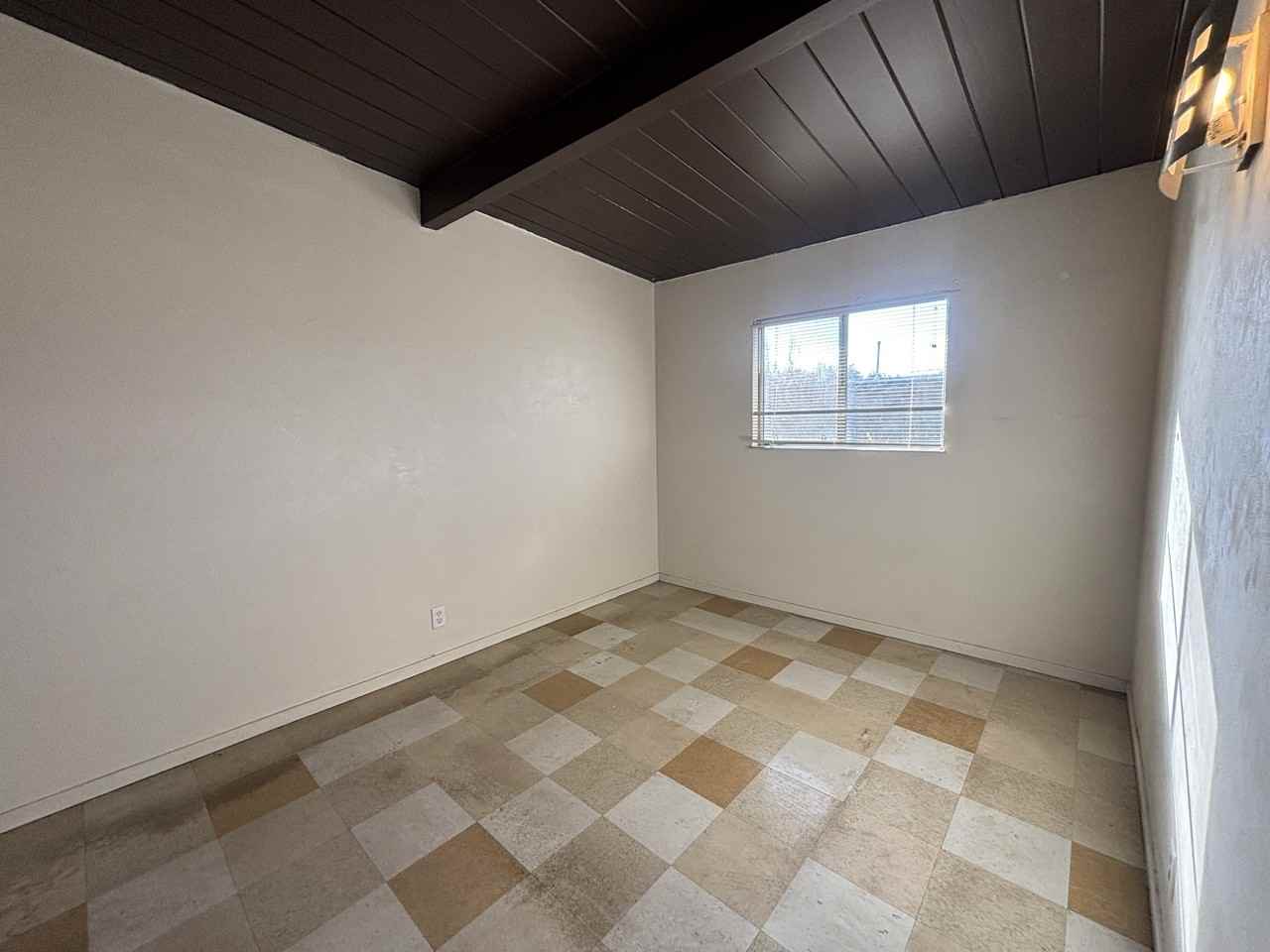 1322 Leonard Avenue 8 - Photo 6 of 7