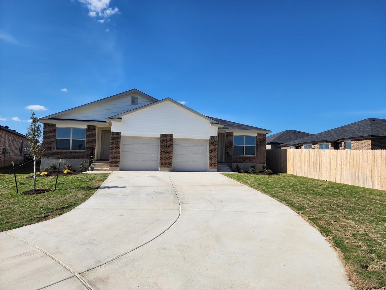 1312 Concord Drive - Photo 2 of 10