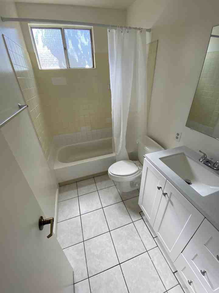 Highland Ave 4065 - Photo 5 of 6