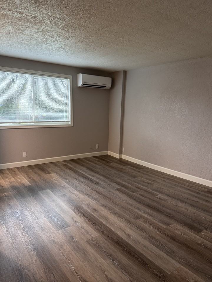 Bettis Wagoner Apts - Bldg 12 - Photo 2 of 9