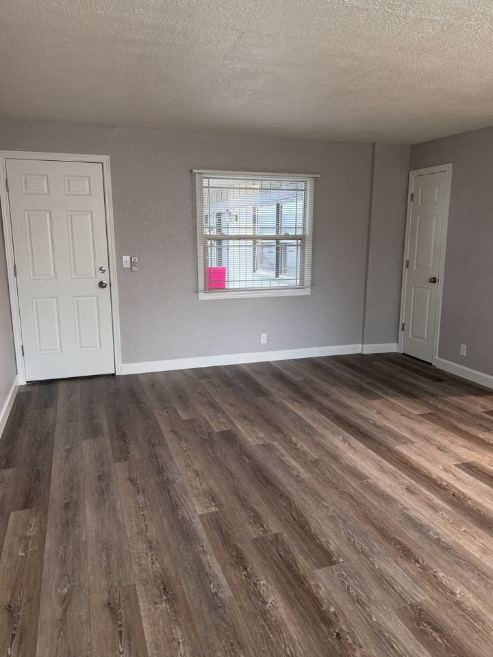 Bettis Wagoner Apts - Bldg 12 - Photo 3 of 9