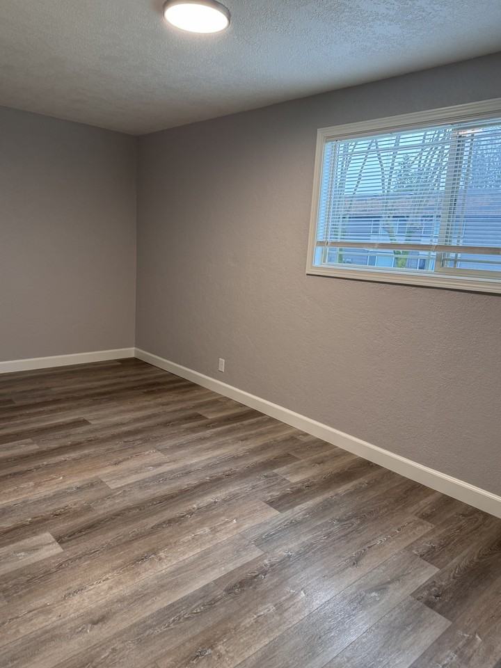 Bettis Wagoner Apts - Bldg 12 - Photo 5 of 9