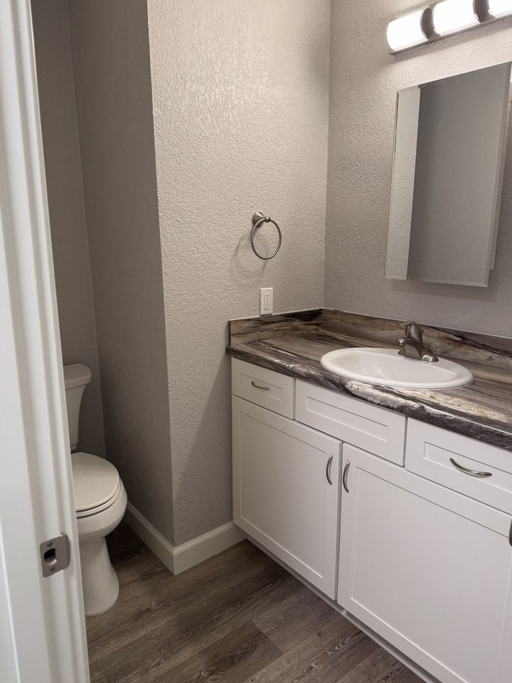 Bettis Wagoner Apts - Bldg 12 - Photo 6 of 9