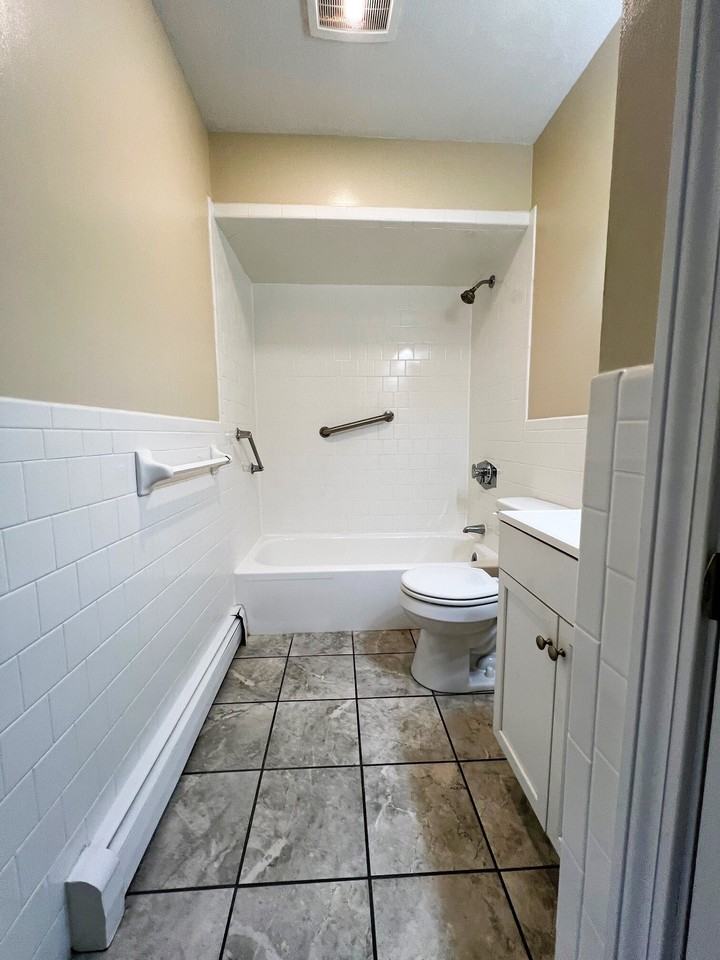 Cass/Elm - Photo 6 of 18